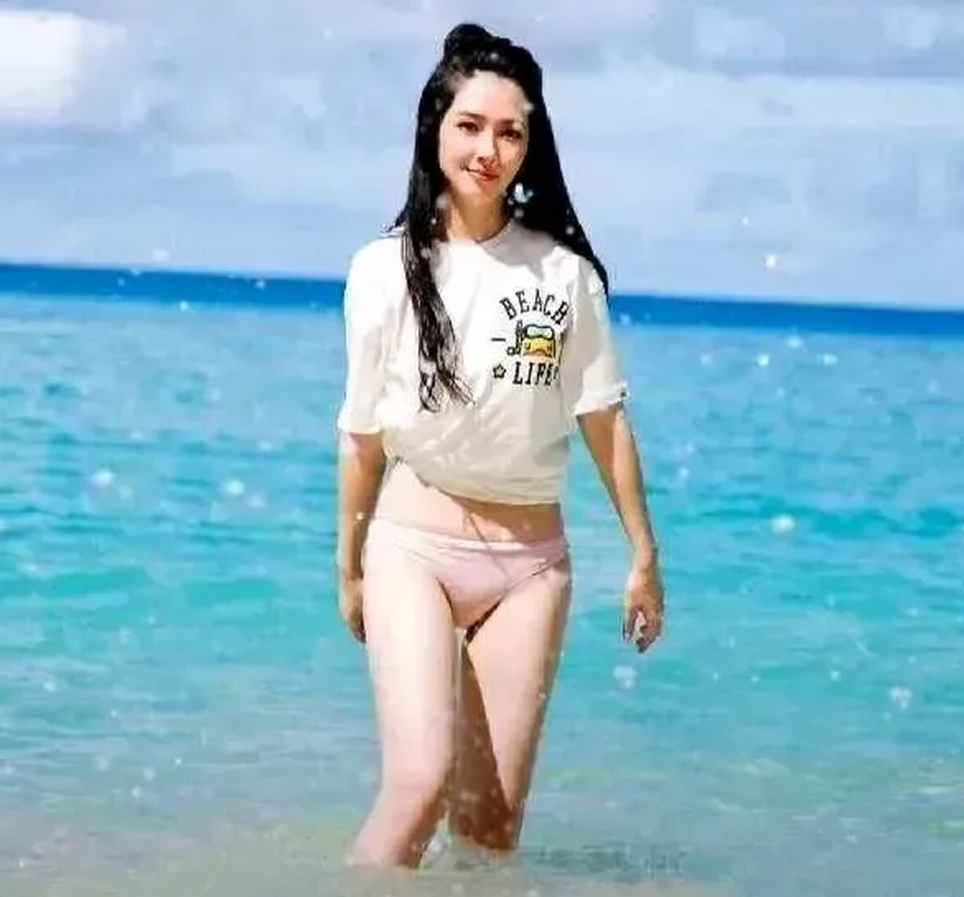 奚梦瑶现在被逼得特别紧,基本上见不到老公几面,不是在跑行程,就是在