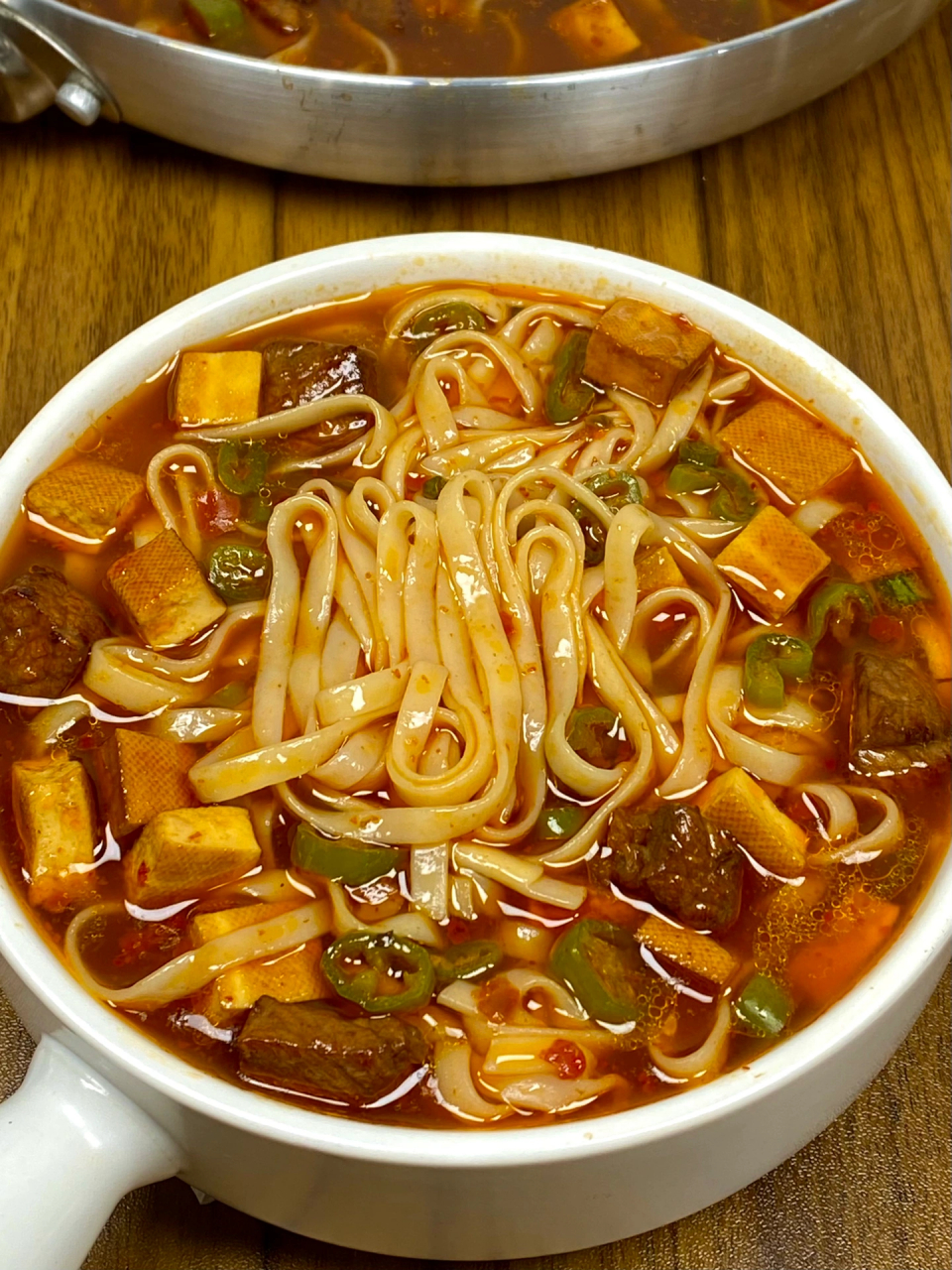 今天分享一道快手又简单的豆干肉丁面～[good] 香香辣辣的,豆干吸满了