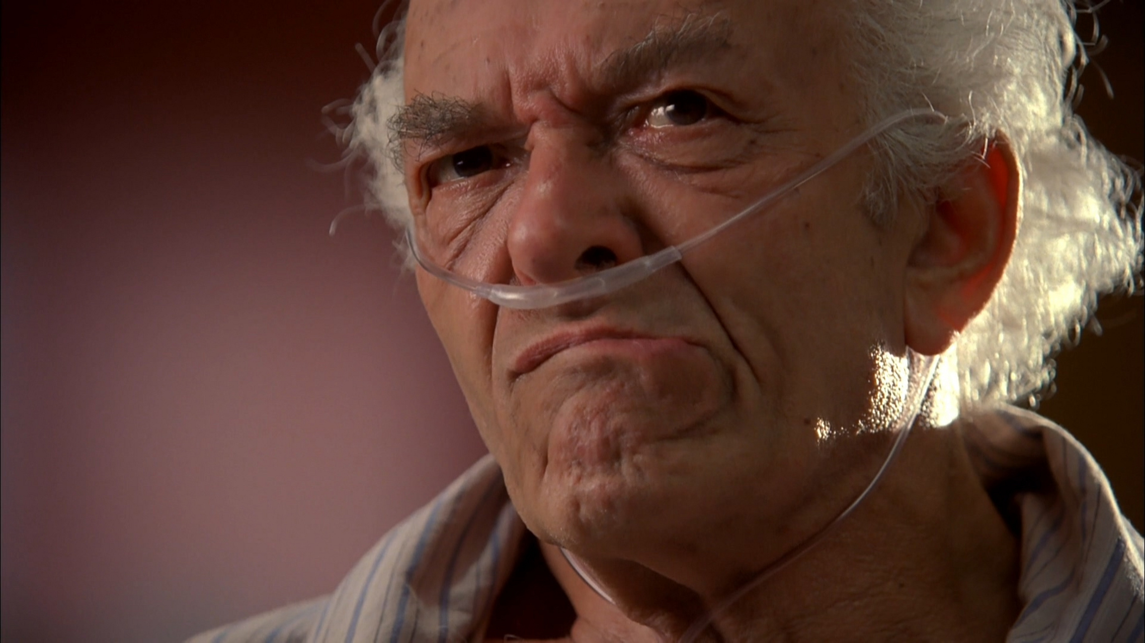 " 676767  在电视剧《绝命毒师》中扮演"叮叮叔"赫克托