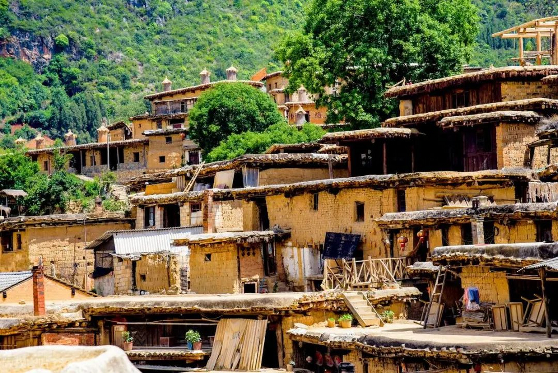 红河州泸西县城子古村:这个古村落有着极为浓郁的民族特色,仿佛是一座