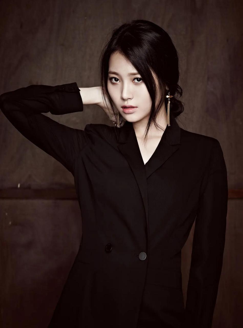 金亚荣(yura),韩国歌手,演员,女子组合girls day成员,代表作《喜剧大