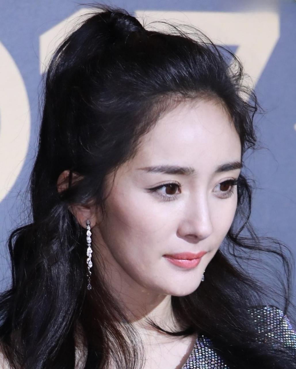 杨幂怼脸美照合集 #中国版chatgpt来了# #娱乐