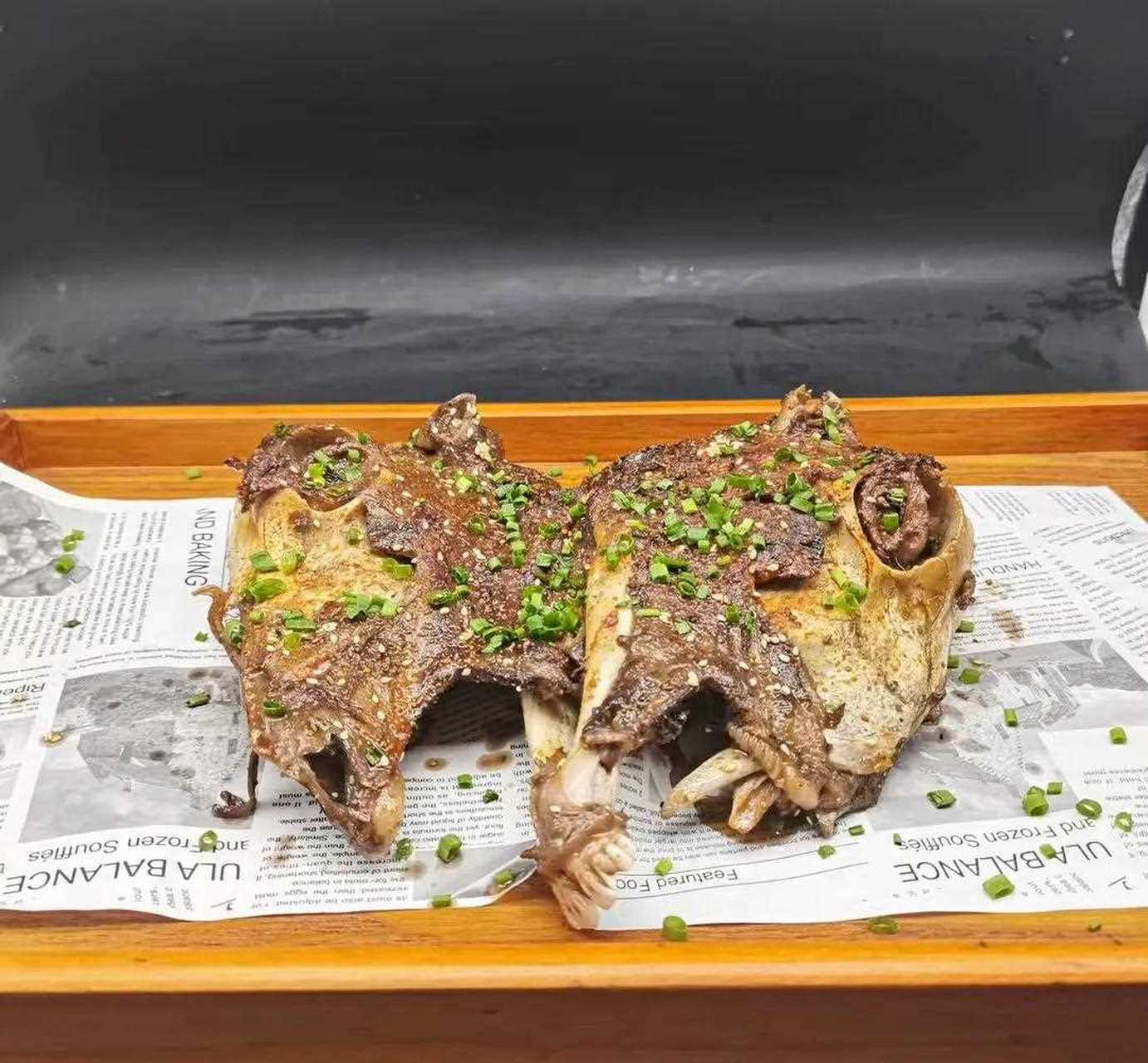 一款烤羊头,不需要太多成本!可以作为爆款引流!餐创大课堂18期烧烤