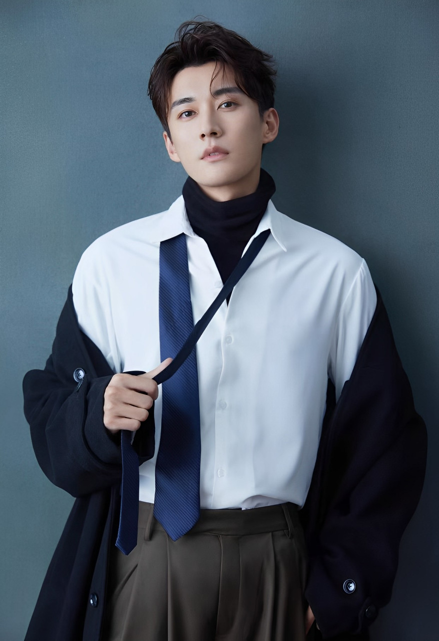 刘学义的身材和外貌无可挑剔.无论是古装还是时装,都是那么的惊艳!