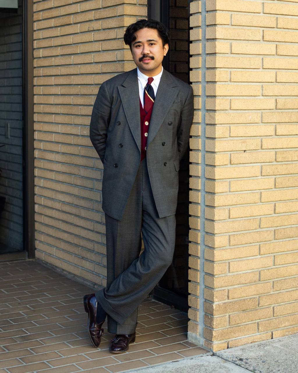 目前供职于创意媒体机构的ethan m.