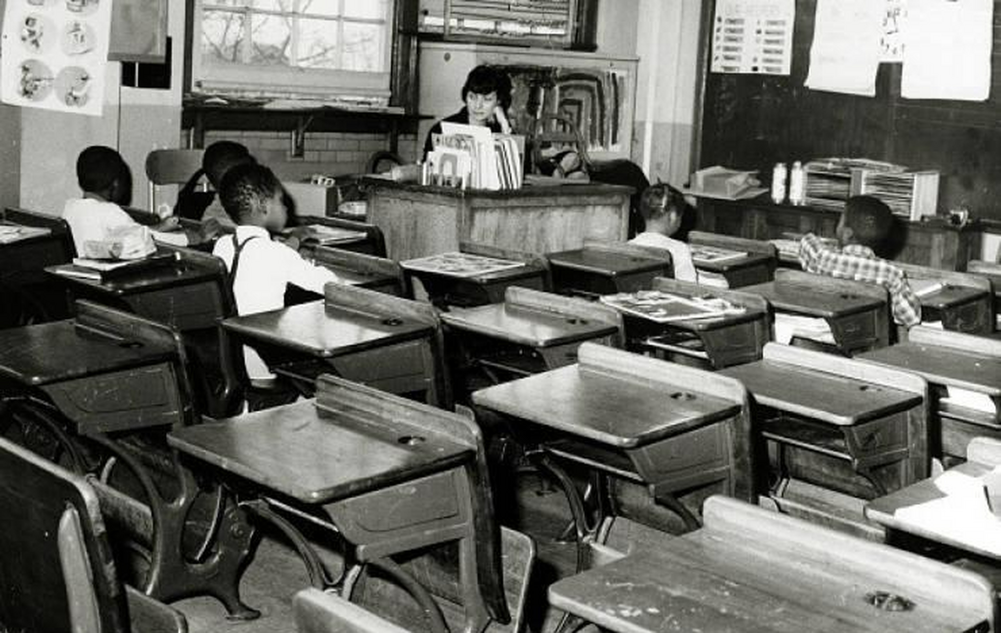 1964年的英国,被称为摇摆的六十年代,沙宣头创造者沙宣先生正在为"