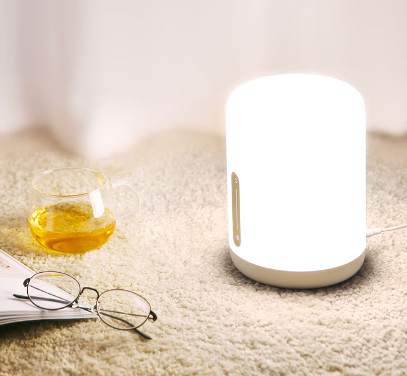 小米米家床头灯2智能台灯,采用了高品质的材料和精湛的制作工艺.它不