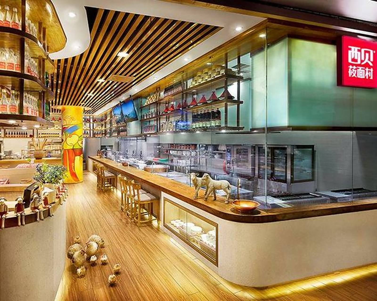 知名餐饮品牌西贝董事长贾国龙日前表示,西贝员工是"715工作制",即