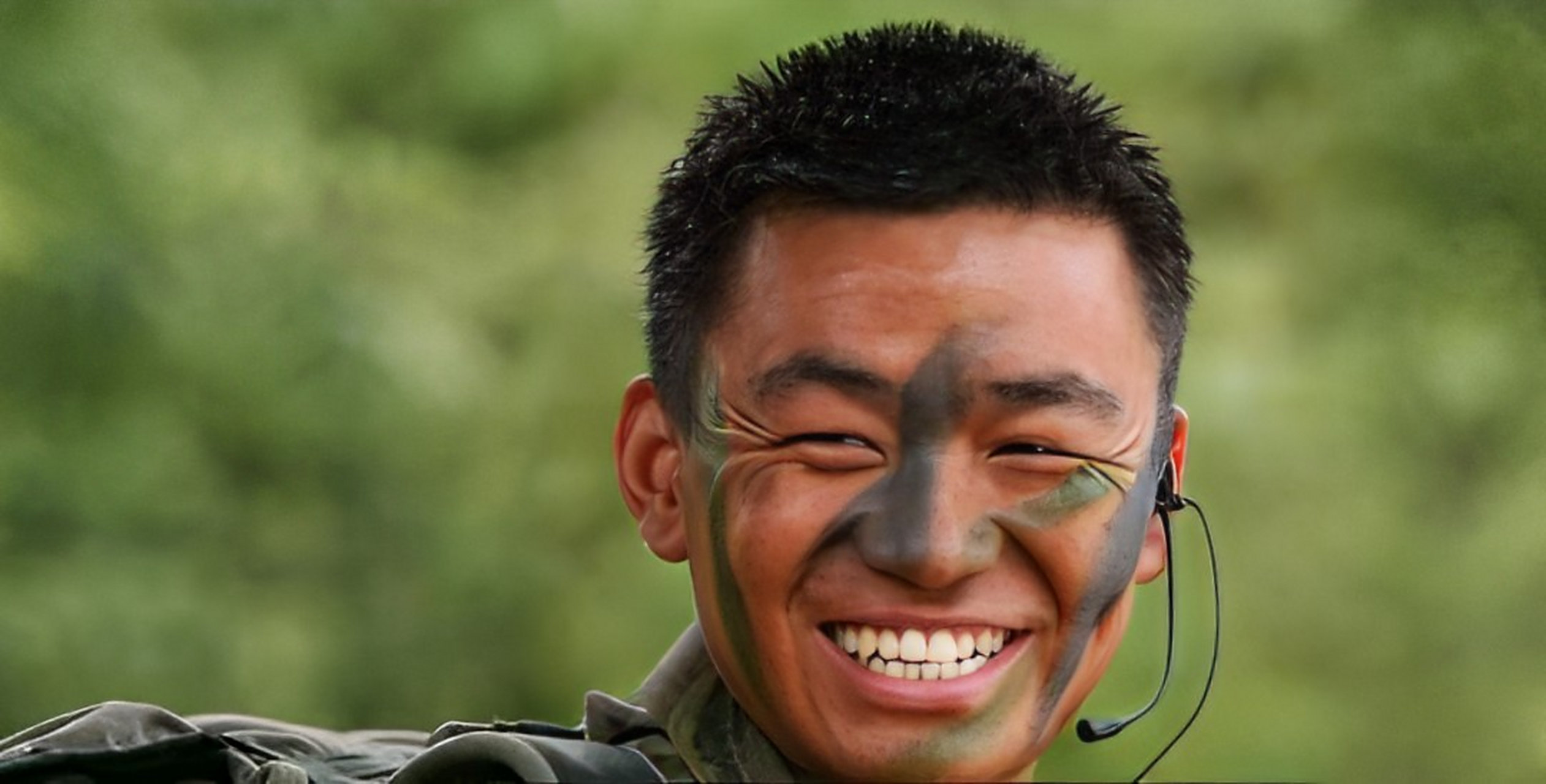 王宝强拍完士兵突击后,另一个演员去了另一个电影组拍我的团.