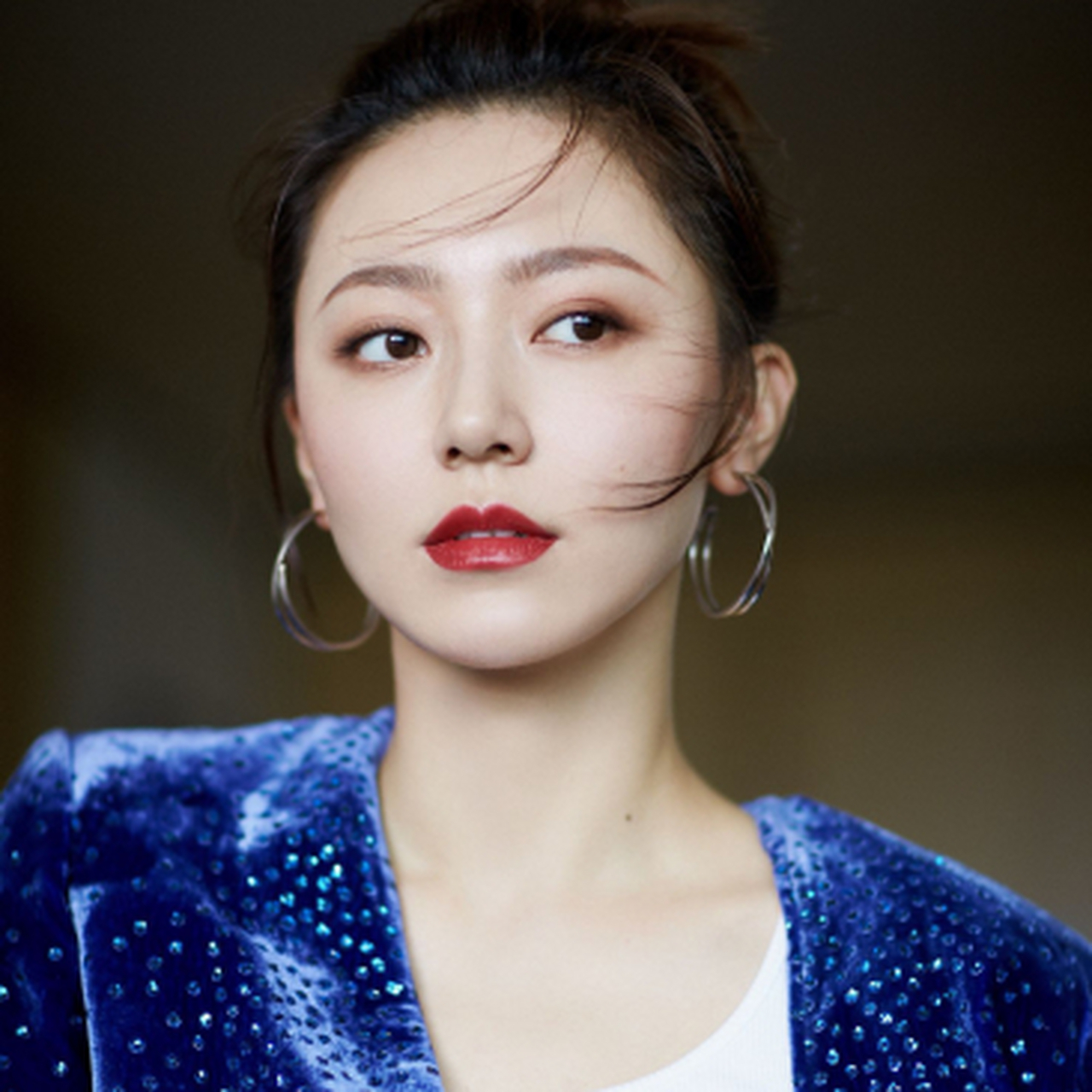 黄梦莹,颜值巅峰啊!她的容颜完美得让人惊叹不已.