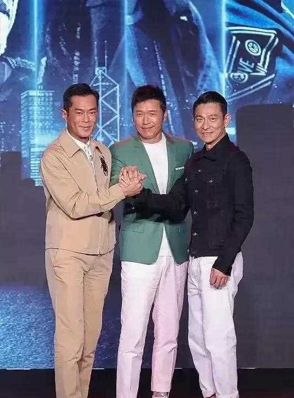 苗侨伟和刘德华古天乐同框,他的气场一点都不逊色于他们,因为他对自己