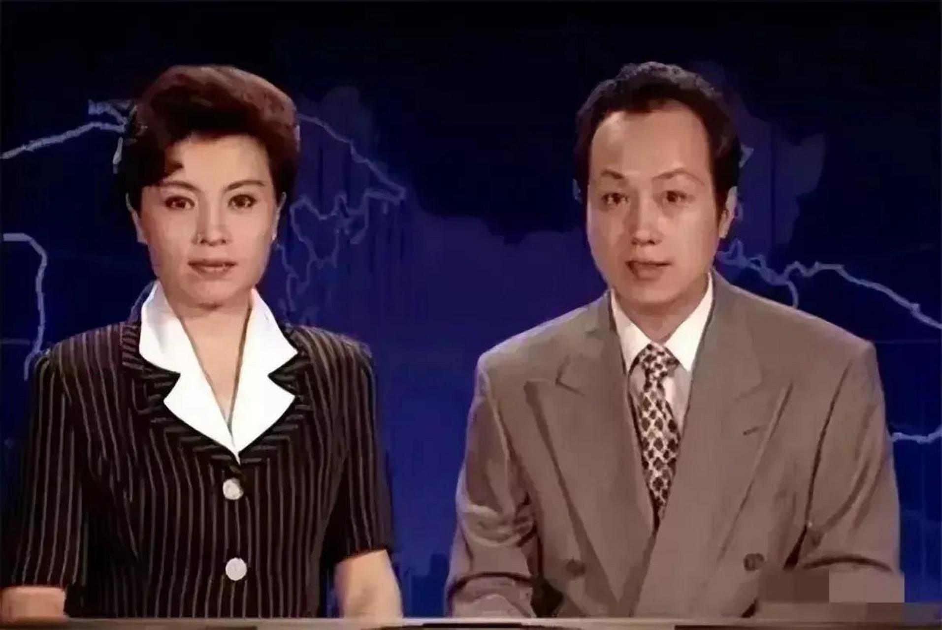 上个世纪90年代,央视《新闻联播》的主持人罗京和李瑞英是我们视野里