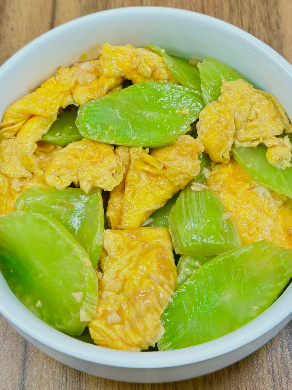 莴笋清脆爽口,鸡蛋嫩滑鲜香!这两个食材搭配真的惊艳到了!好好吃!