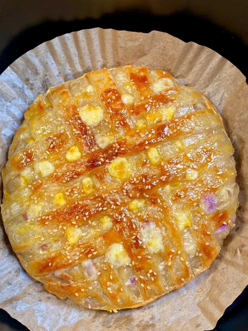 外酥里糯芋泥芝士饼咬一口还爆浆  食材: 手抓饼2张,芋头160克,紫薯40