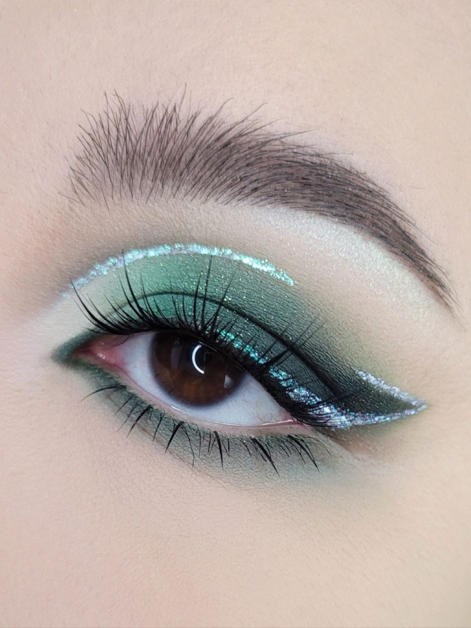 xmas圣诞树颂歌 圣诞眼妆 这个配色真的是圣诞树本树的颜色,一直很