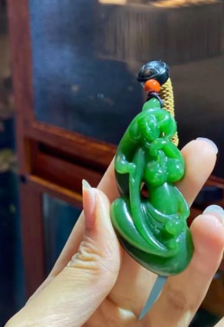 玉贵人】玉质细腻油润,手感极佳.