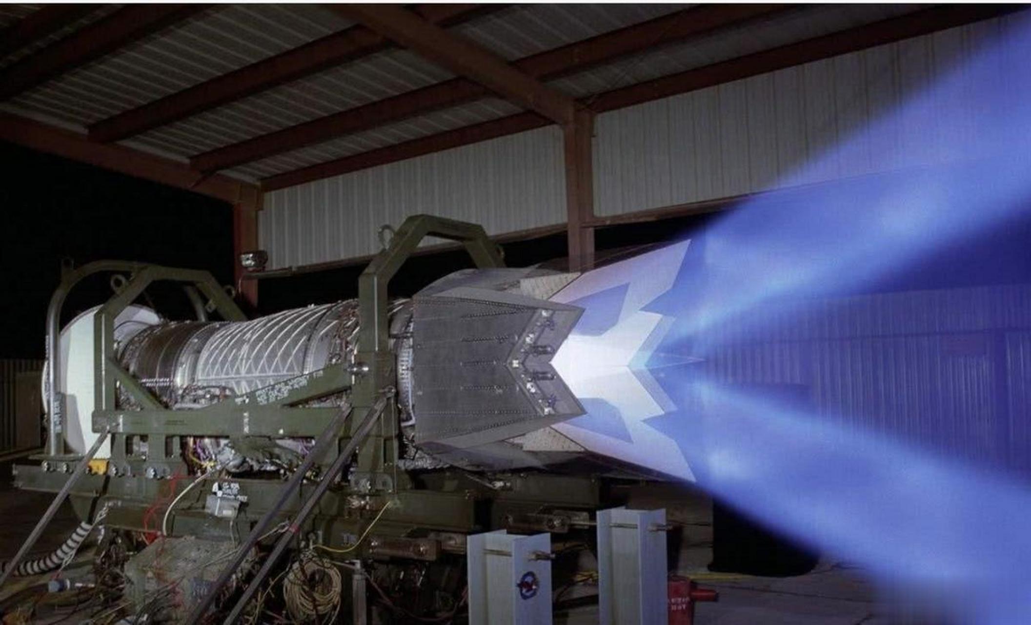 5吨,超过了f22所使用f119发动机的17.7吨.