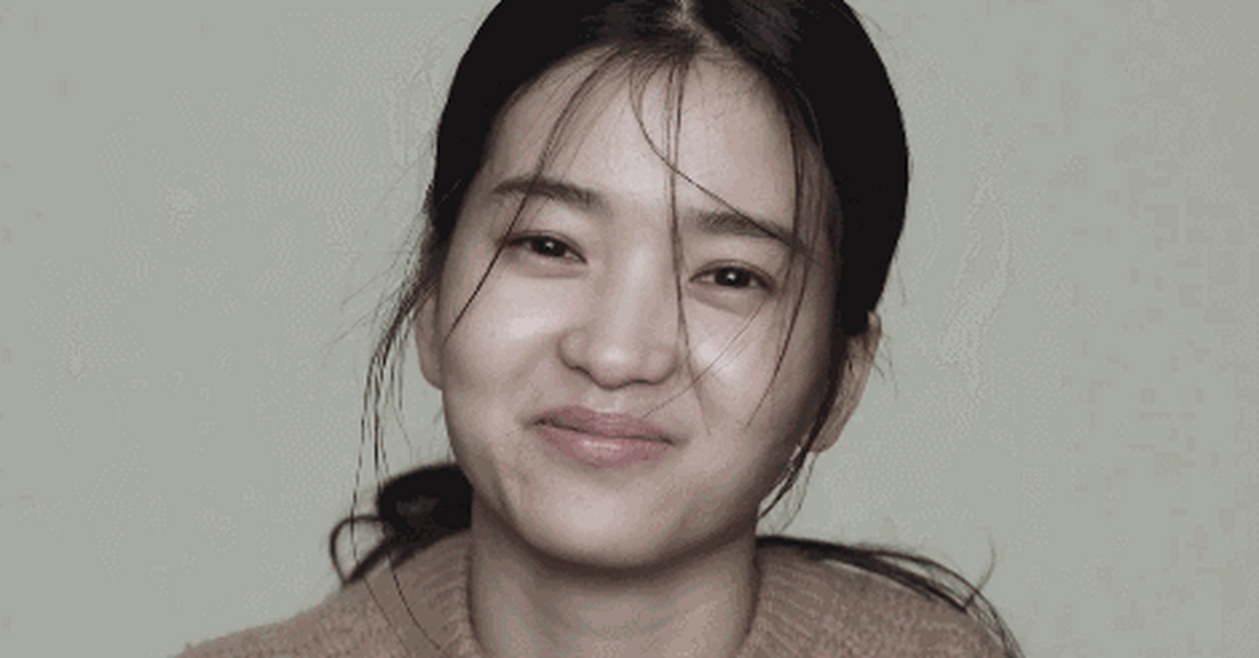 金泰梨除了精湛的演技,让人更加惊叹的便是她淡妆浓