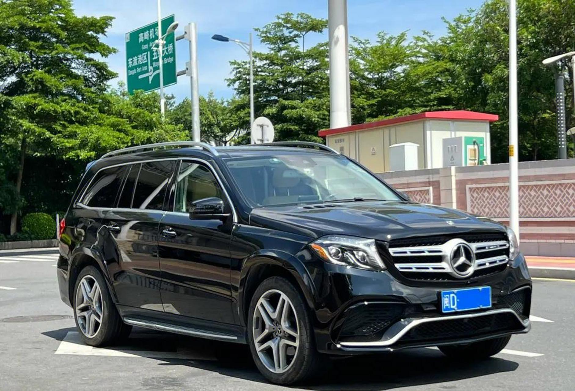 北汽bj90# 除了标是北汽外,95%的配件都是奔驰gls的?