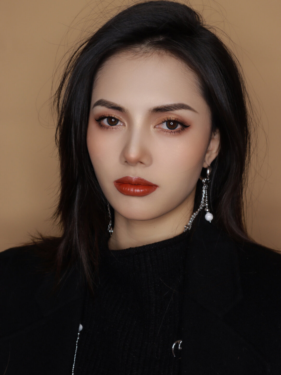 浓颜系混血感欧美妆 新年走亲访友的日常妆  我尝试了一种新的妆容,把