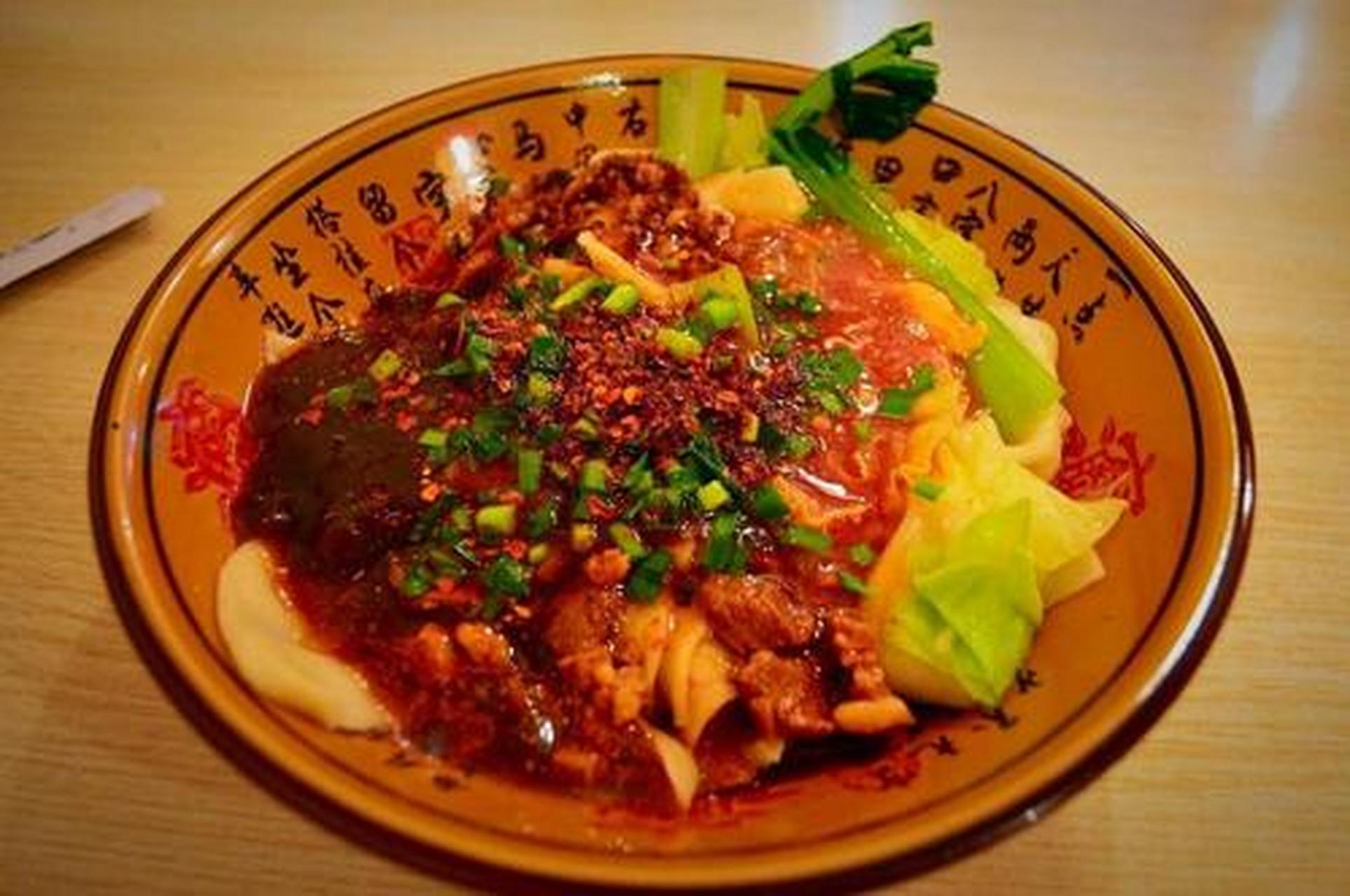 biangbiang面又名裤带面,特指关中麦子磨成的面粉