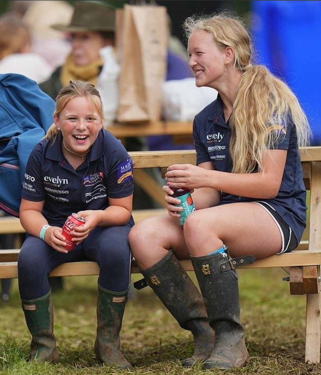 安妮公主的孙女与外孙女,太接地气了!