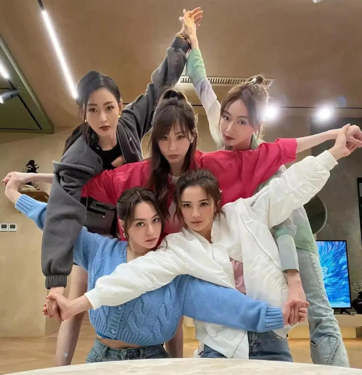 领动计划# 5个人这样摆造型好酷炫呀!