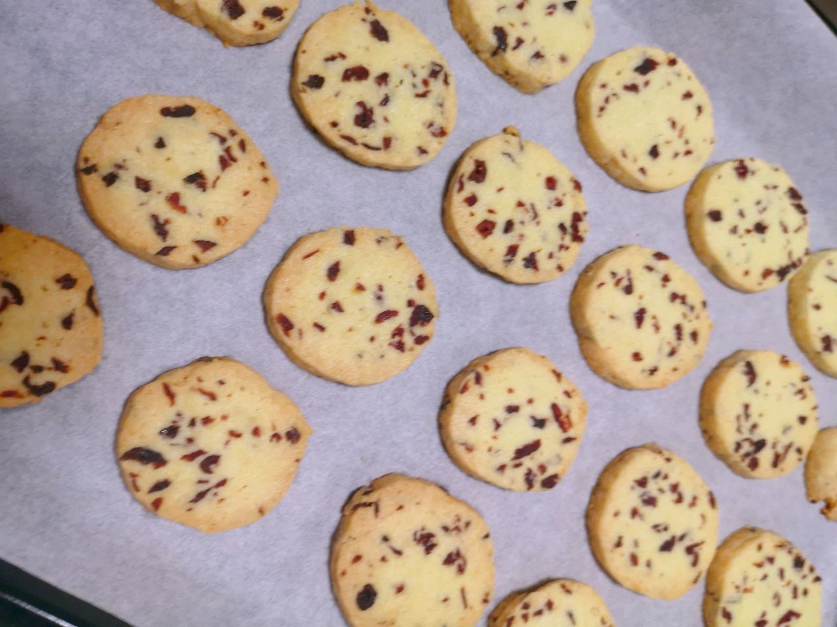 入门级烘焙,新手也不会失败,参考君之的蔓越莓饼干 爱乐甜零卡糖,健康