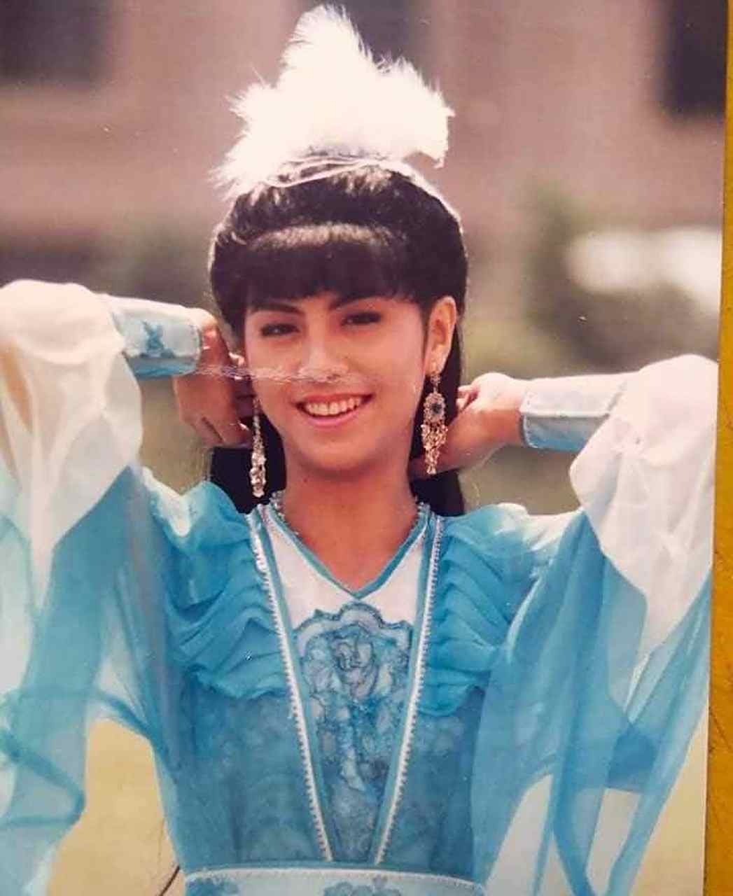 1984年刘德凯版《倚天屠龙记》中小昭扮演者田丽,这是她的出道之作,因