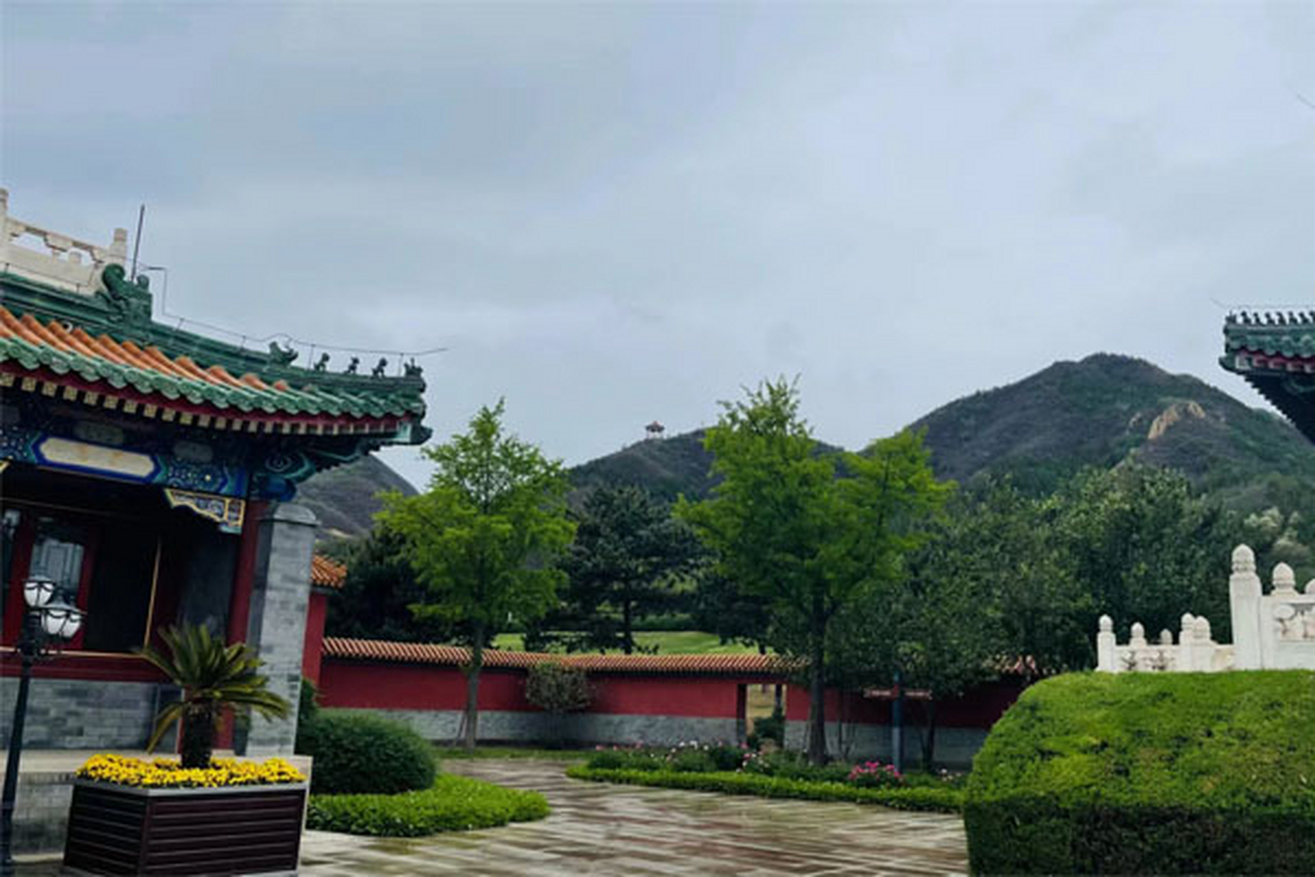 环境,电话,名人  小编从天寿陵园了解到,这个陵园位于北京昌平区南口