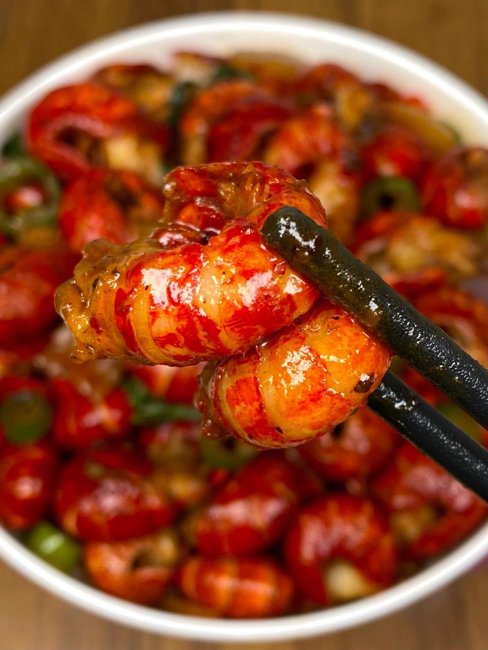 这样做的麻辣小龙虾尾真的巨入味! 麻辣鲜香,越吃越过瘾!