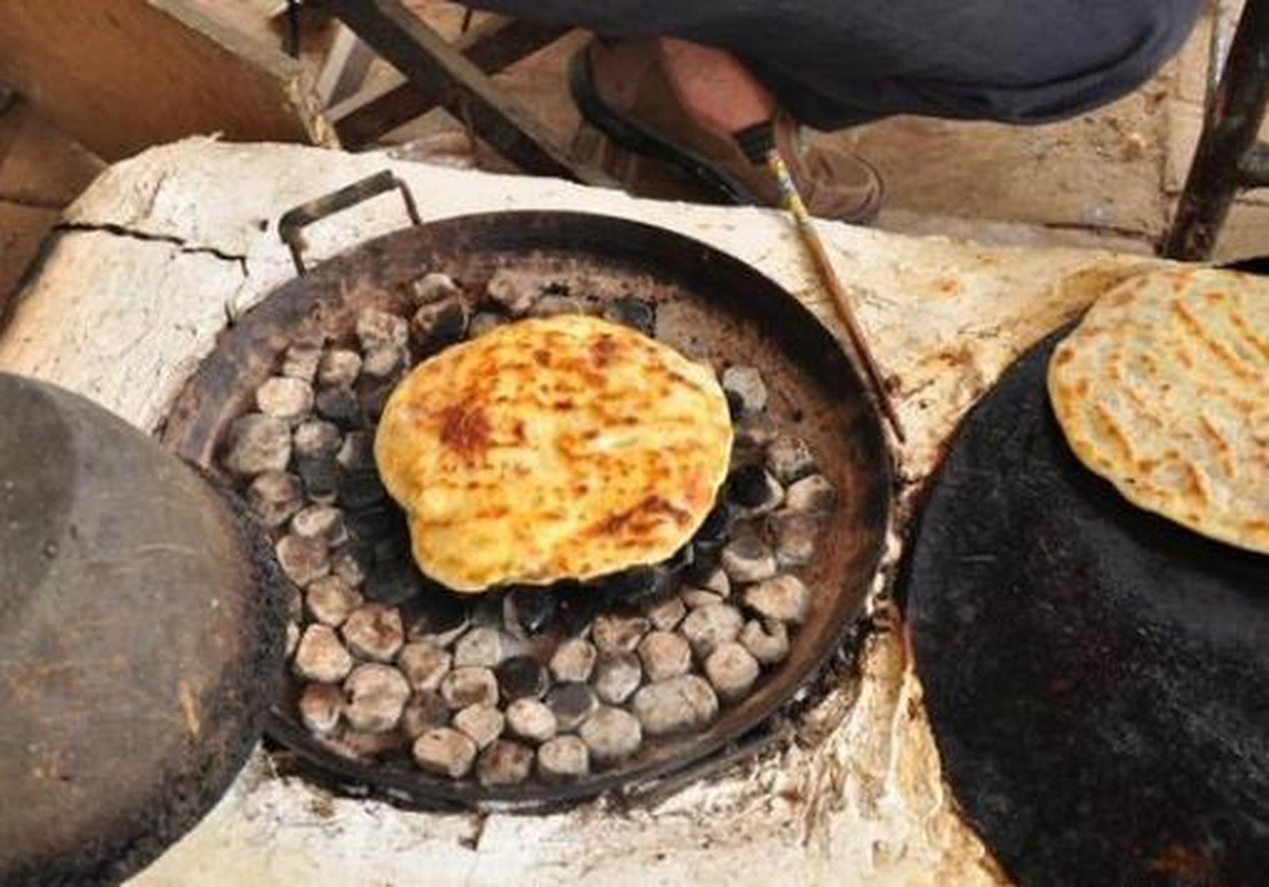 【河南范县特有"瓦片肉旋子",几乎每次去都排队,只吃一次可不够】说起