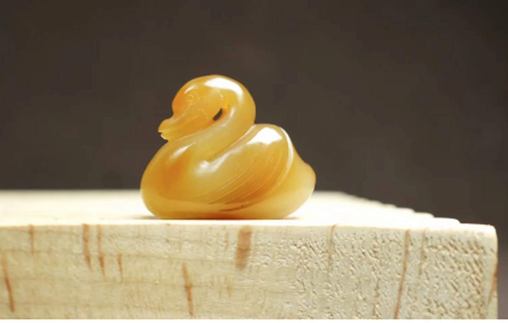 点击头像看直播##和田玉#且末糖白·鹅如意玉坠  玉质干净 糖色亮 