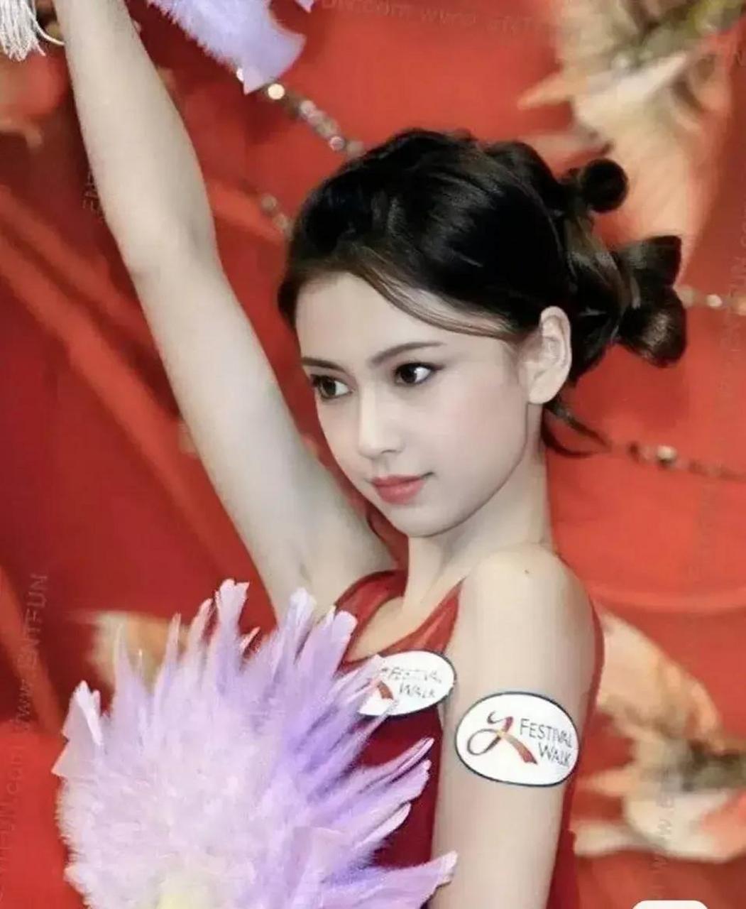 gif创作人# baby年轻时真的太漂亮了!