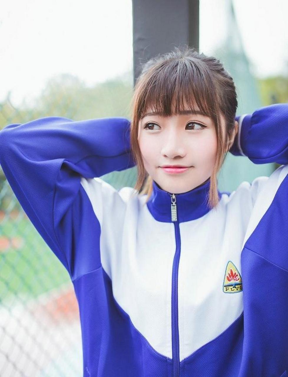 清纯校服学妹校园甜美俏皮写真