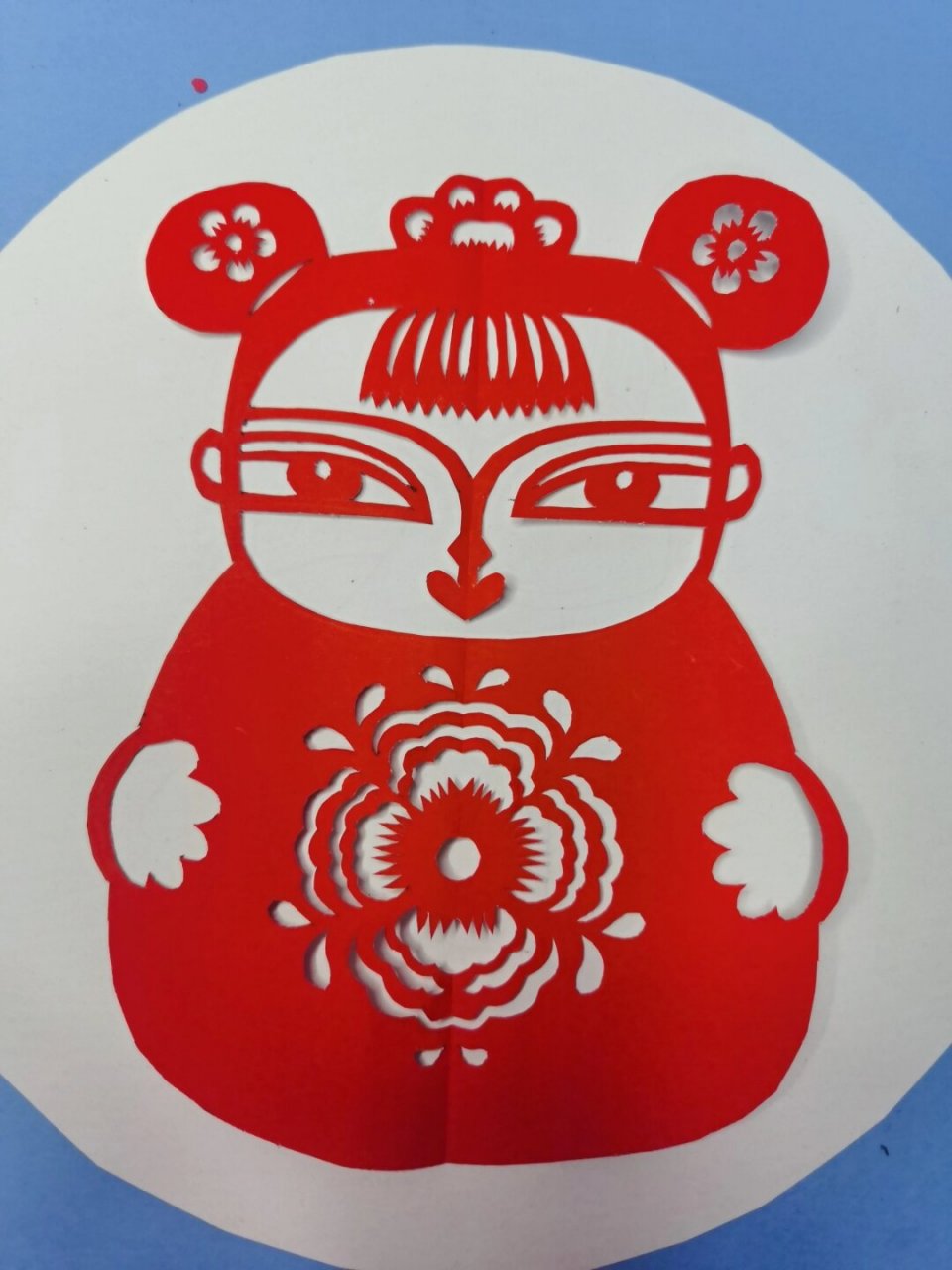 剪纸四福娃之梅花娃娃