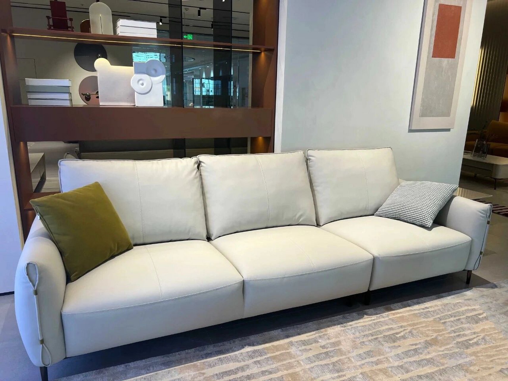 左右沙发or顾家沙发?	图一左右沙发1986 生态云皮2.