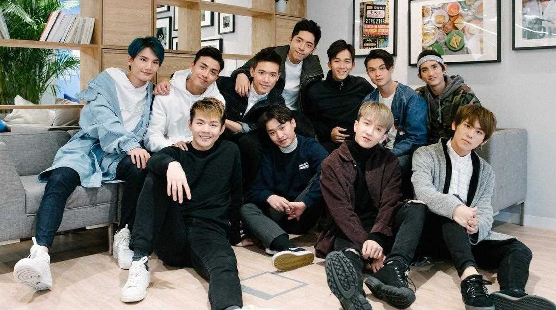 目前香港顶流男团mirror,他们在香港人气相当厉害[哟]