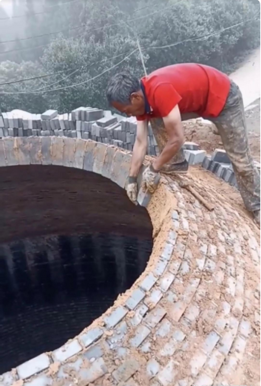 这样铺砖看着不安全呀,请问这时间长了不会掉吗?