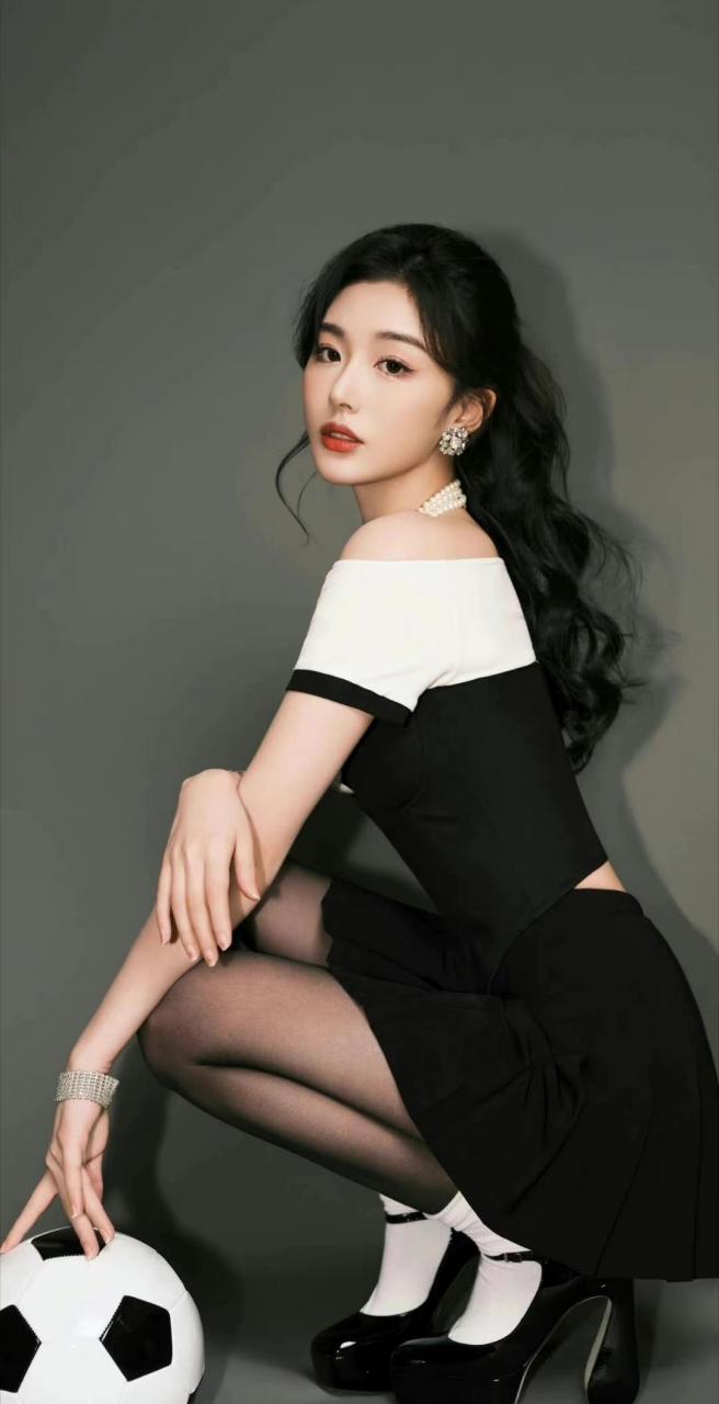 孔雪儿,精美写真照,神秘又迷人,美得很有韵味,港风气息满满 #娱乐最