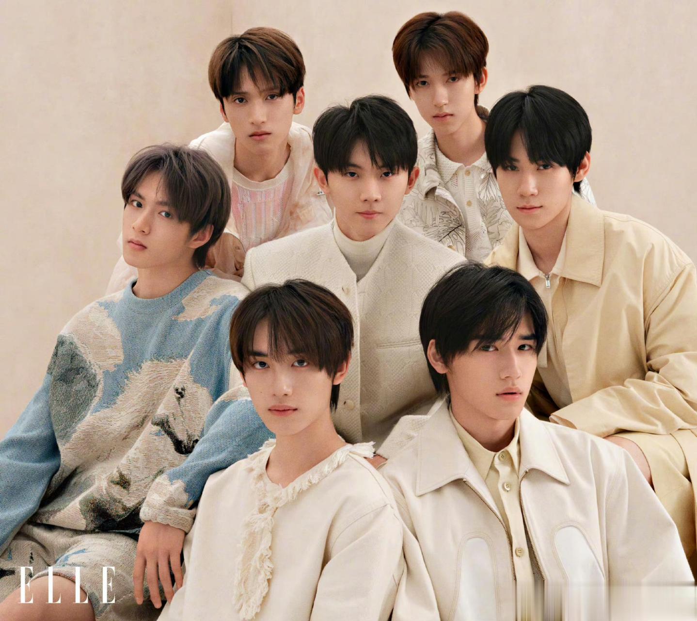 刘耀文张真源靠在马嘉祺肩上  时代少年团elle封面大片来了,两套造型