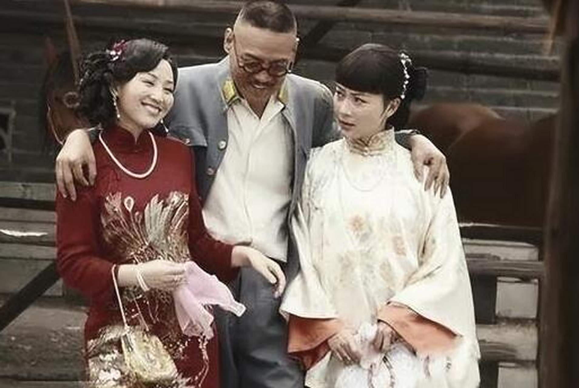 然而,令人瞩目的是,他在90岁高龄时娶了最后一