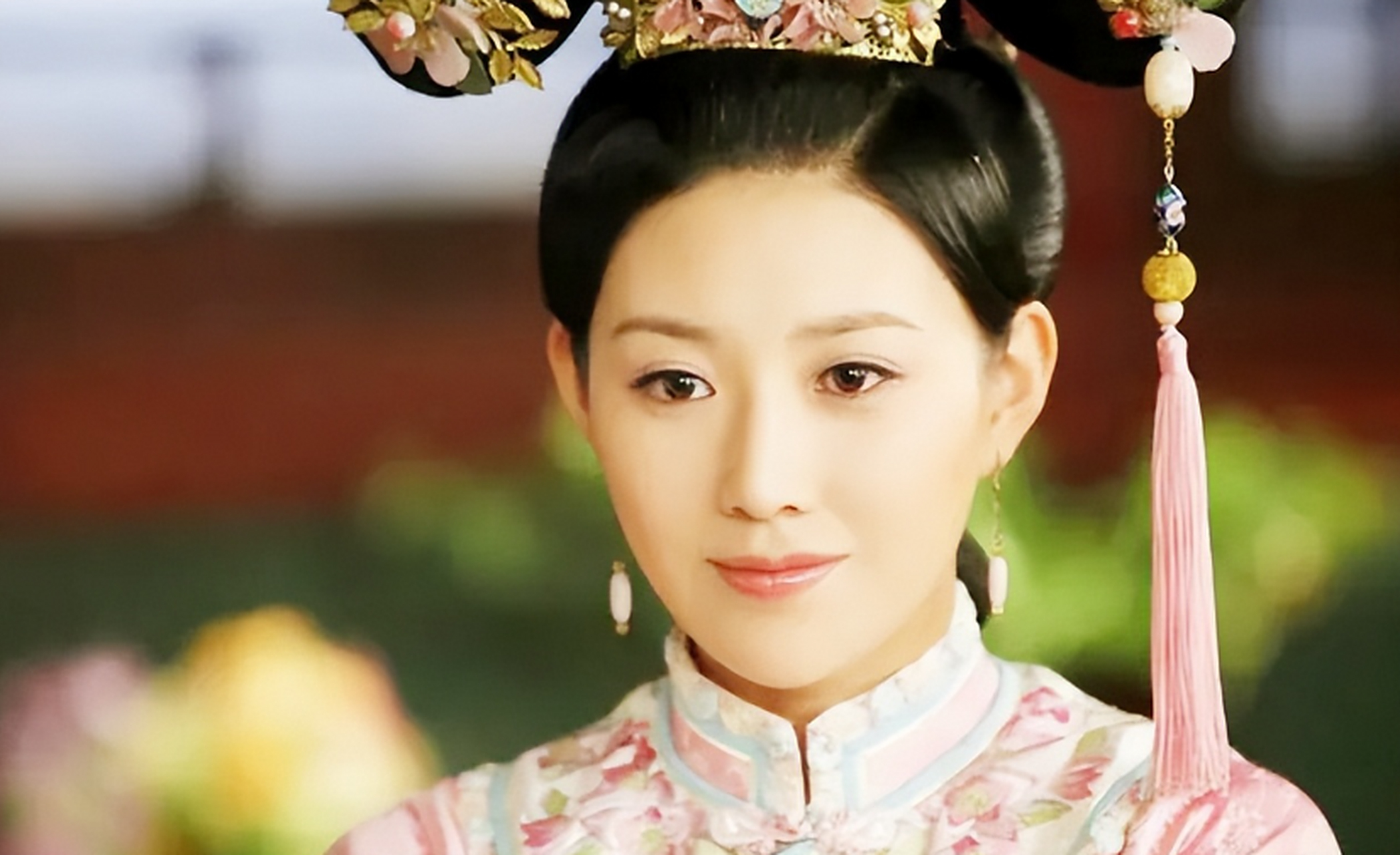 叔叔,还是姑父?"  孝惠章皇后是顺治的第二个皇后,博尔济吉特氏