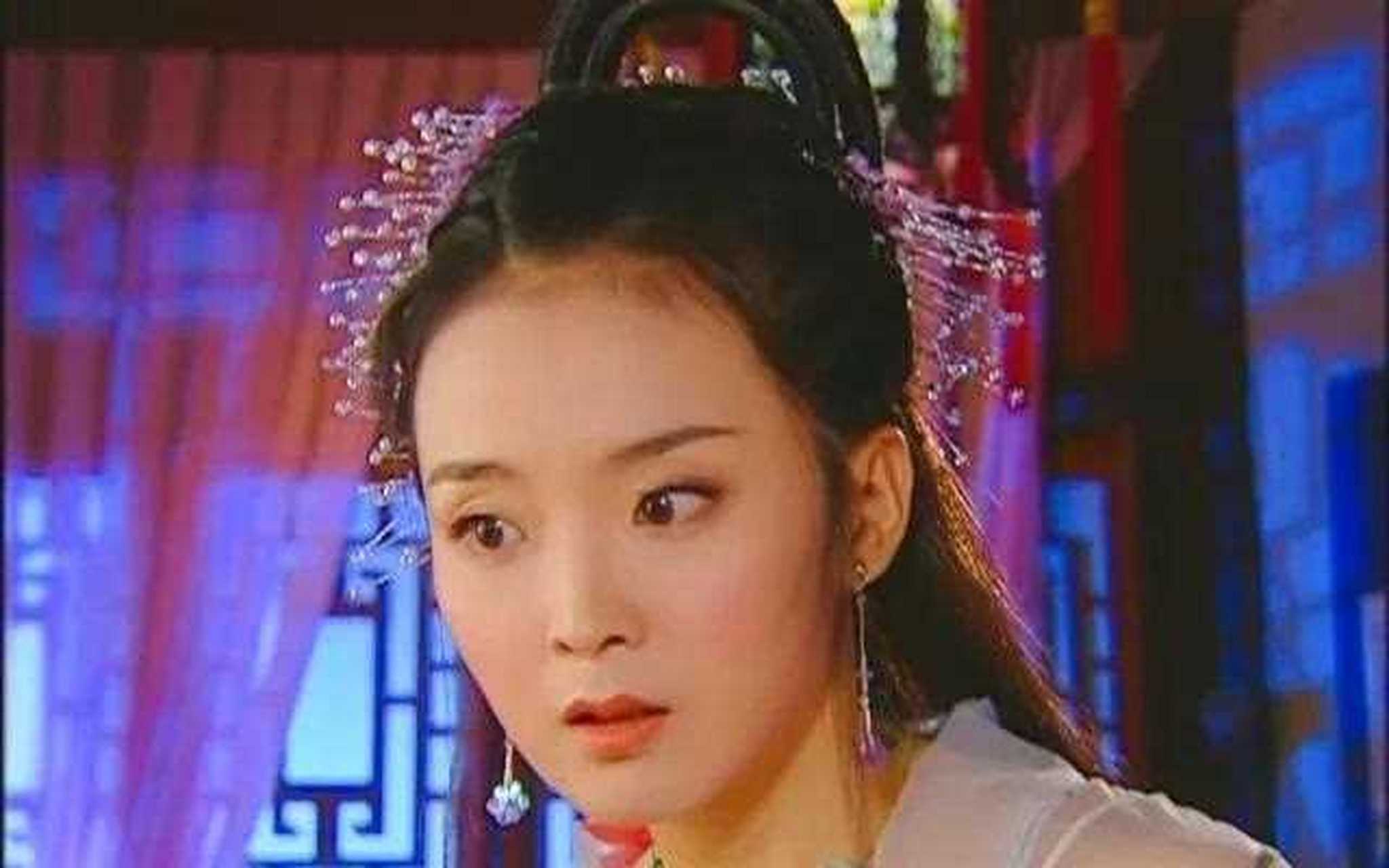 盘点王艳在《花姑子》中扮演的钟素秋的六套服装造型,最爱满天星头饰!