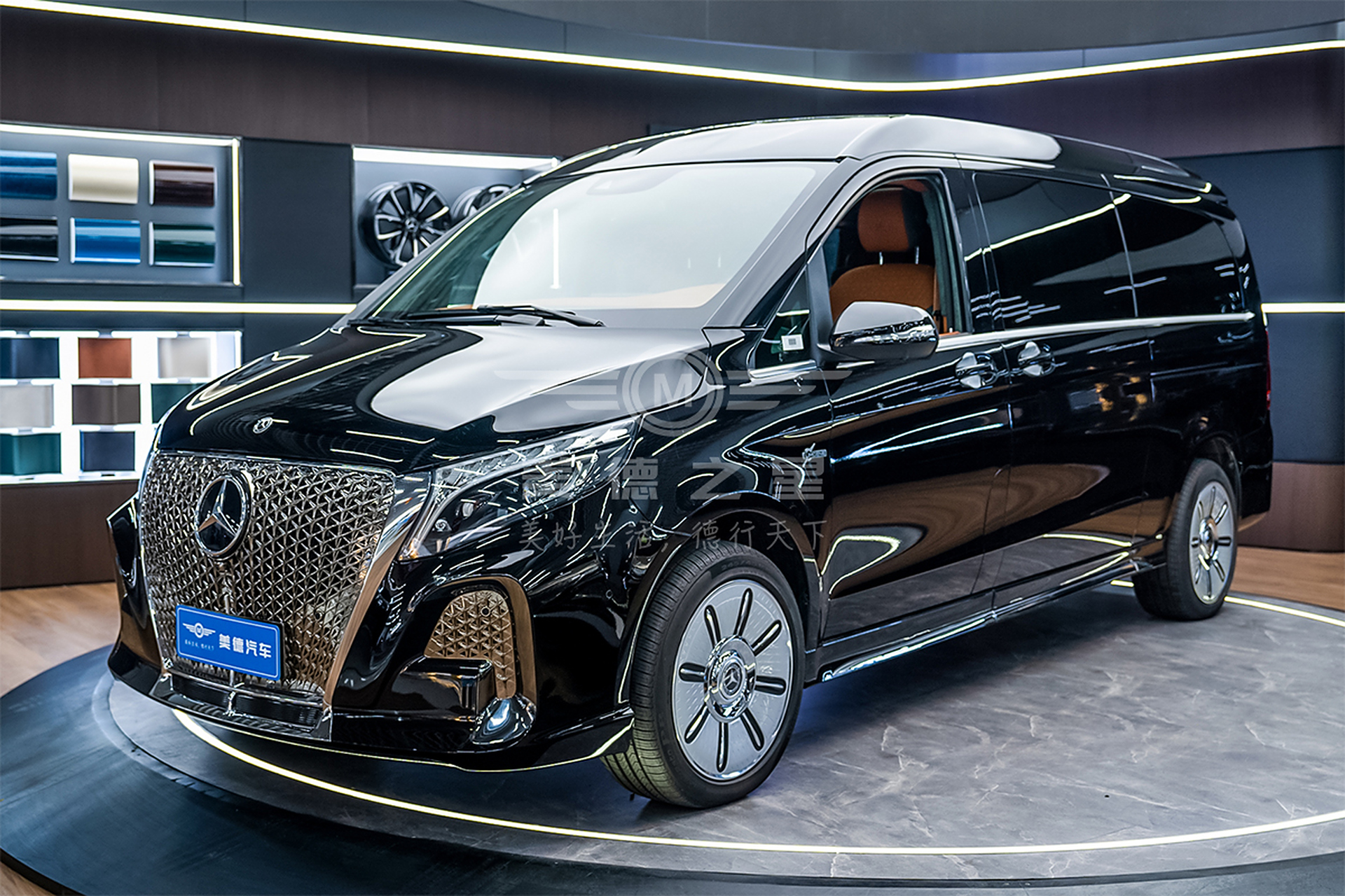 奔驰v260高端定制天花板,赋豪华以新境,凌际星云豪华商务车!