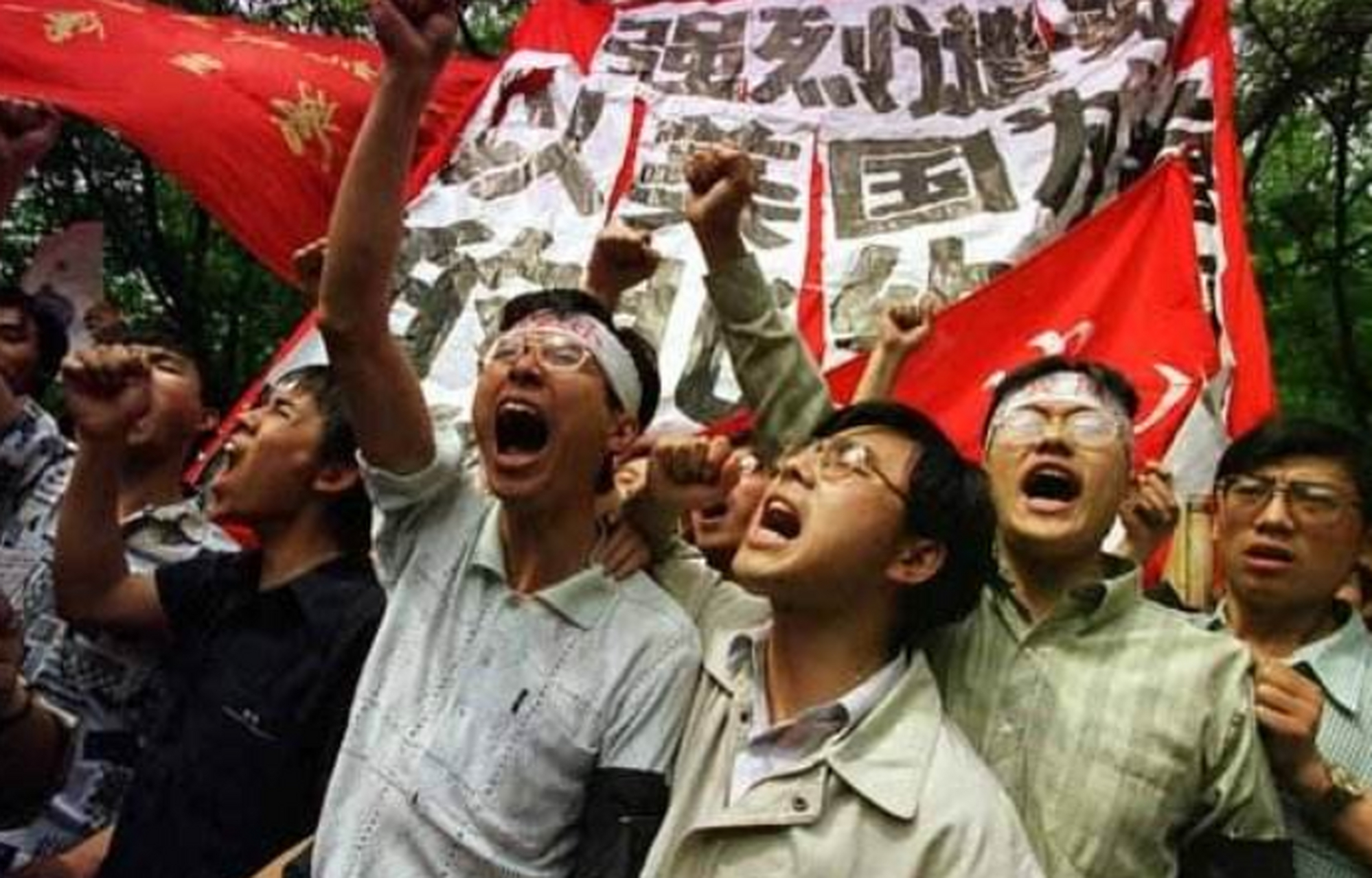 1999年5月8日,以美国为首的北约轰炸了中国驻南联盟大使馆.