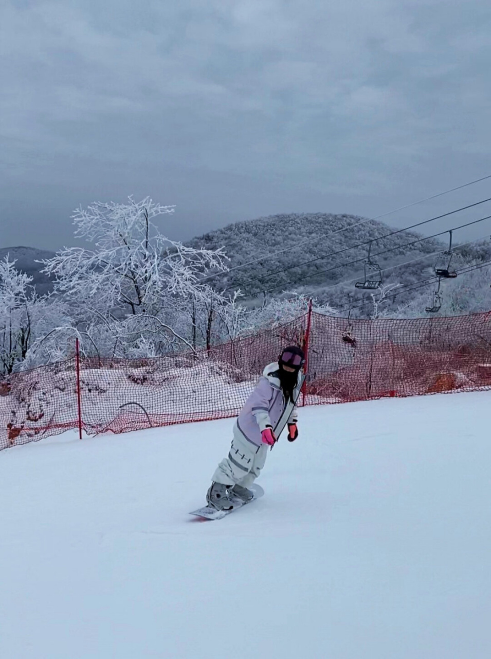 云上草原雪场图片