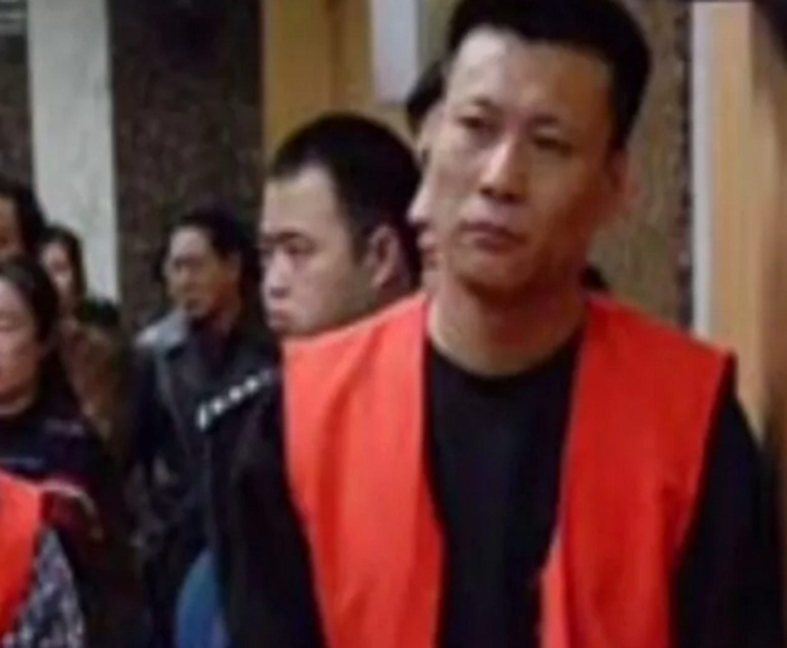 1999年的5月份,刘中东在辽宁葫芦岛那是个名人,在那里从老人到孩子没