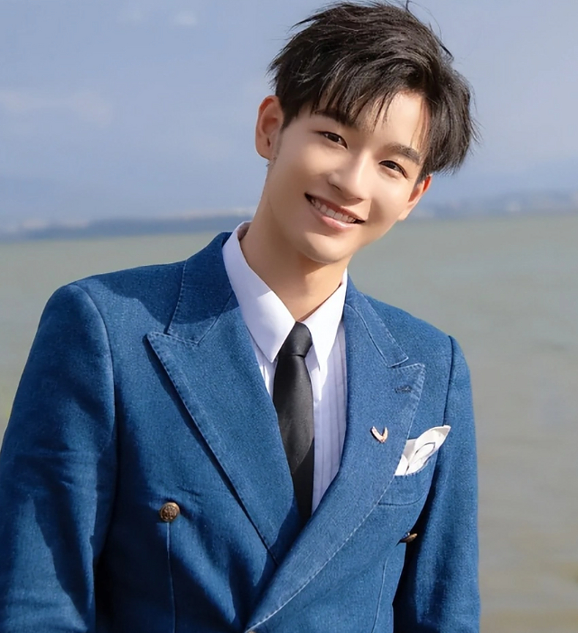 吴迪飞就是一个好的例子,虽然生病不能继续演员职业