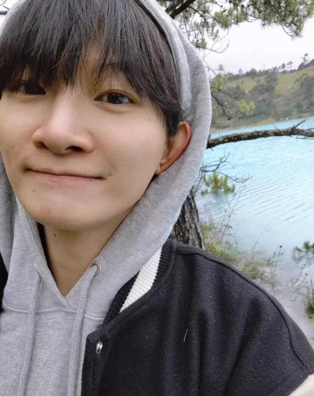 周深,用一张自拍素颜照告诉你,他到底有多火!